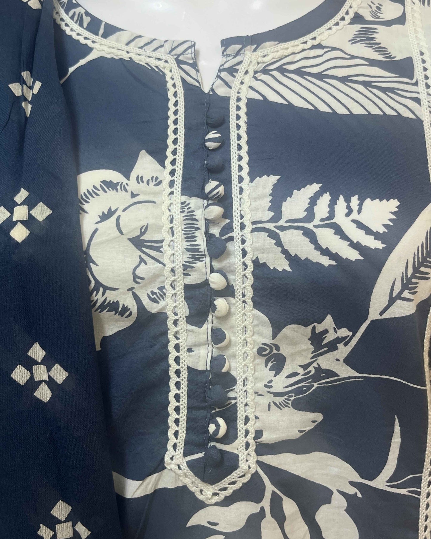 Panel design floral print stitched suit