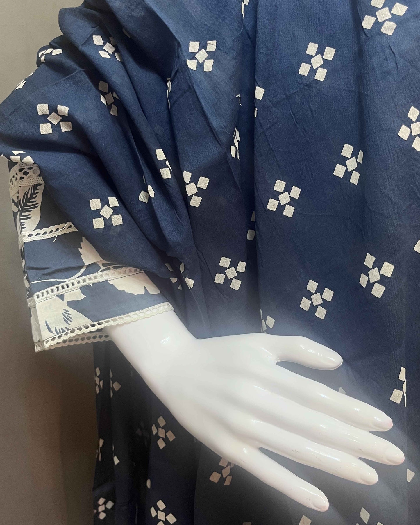 Panel design floral print stitched suit